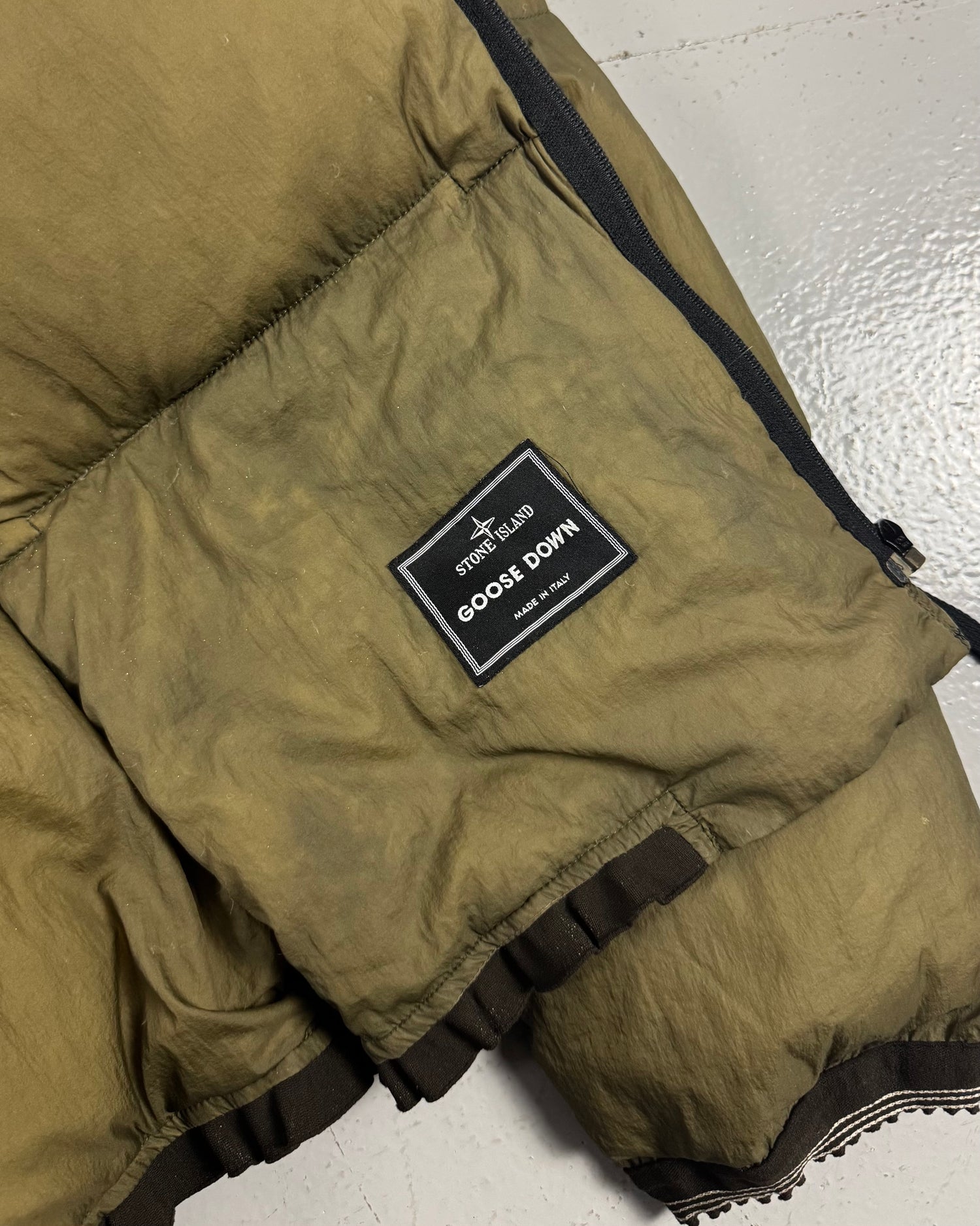 Opaque Nylon Tela Goose Down Jacket
