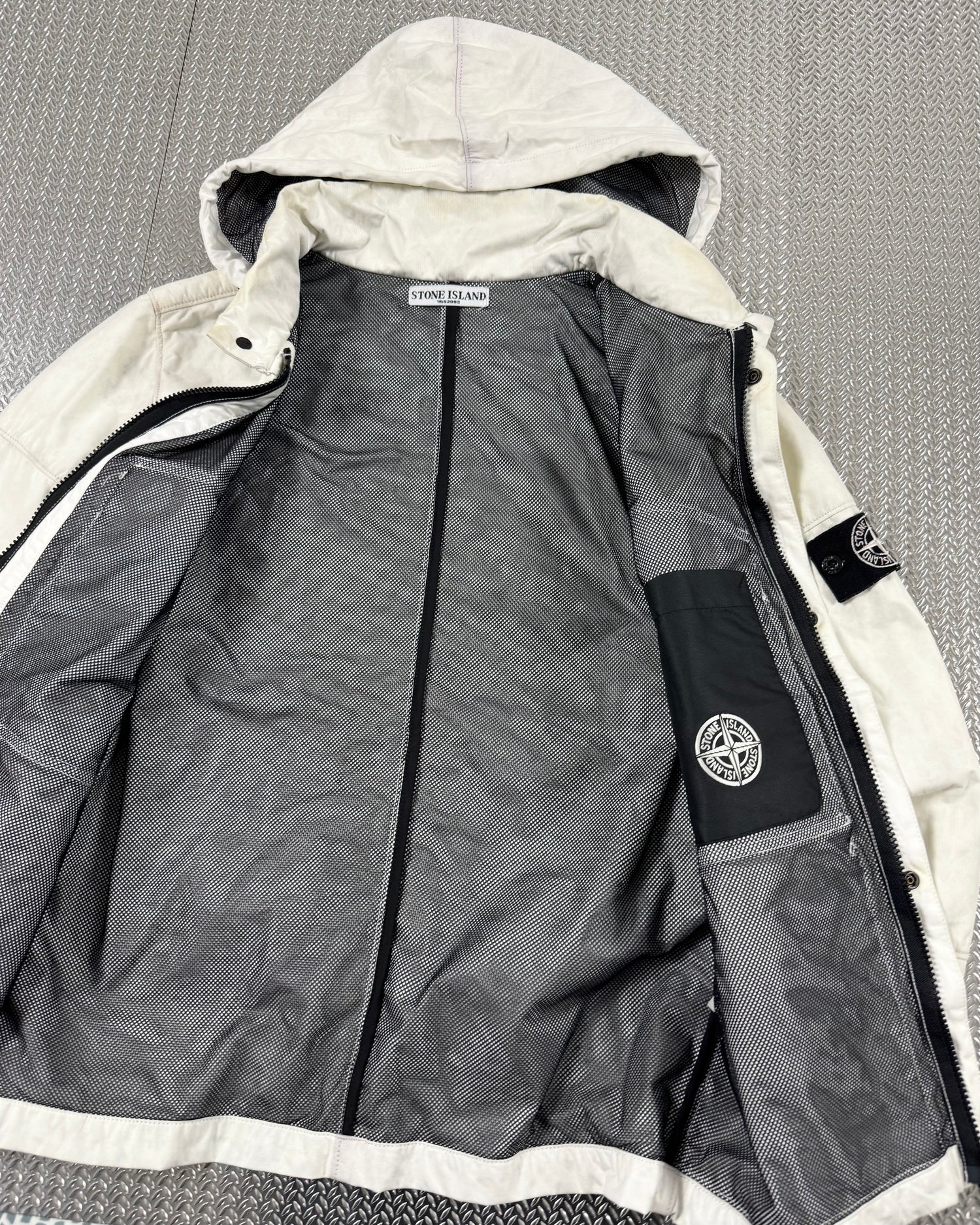 Multipocket Tyvek Jacket